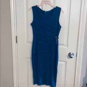 Teal blue sleeveless dress with chain